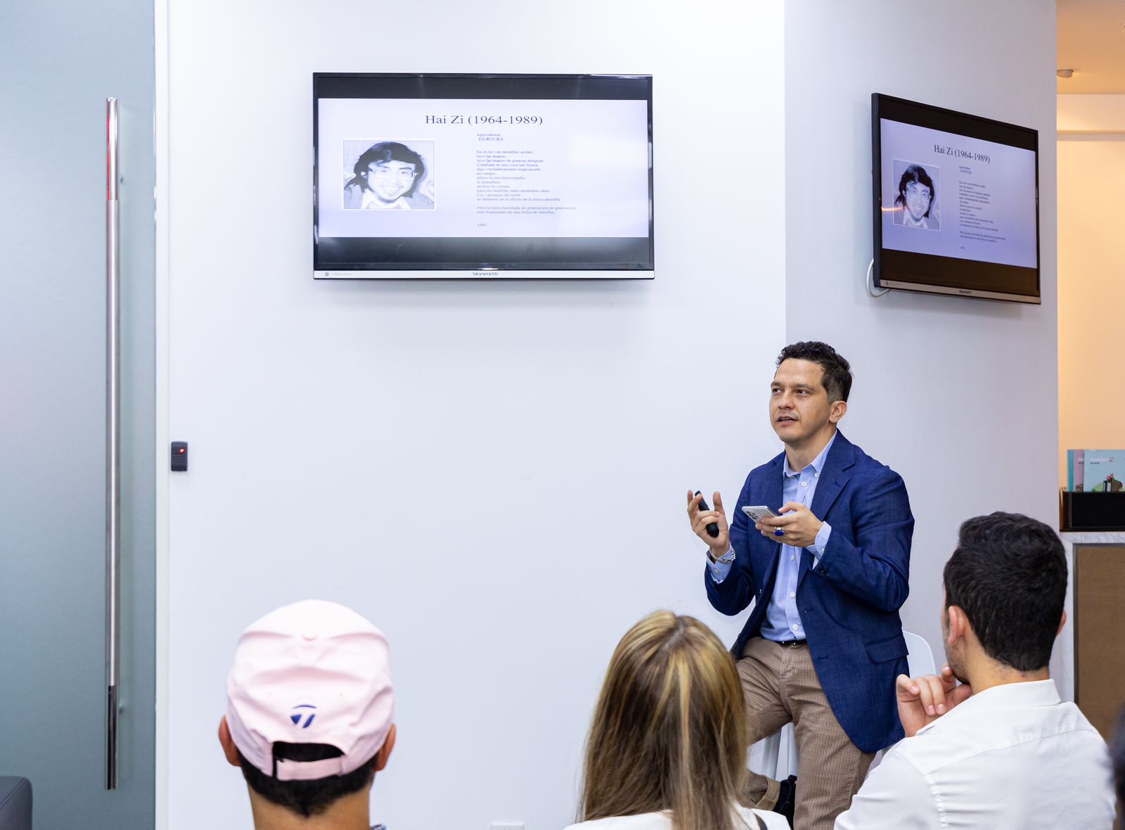 Diálogo con Talentos Colombianos en el Consulado de Colombia en Shanghái