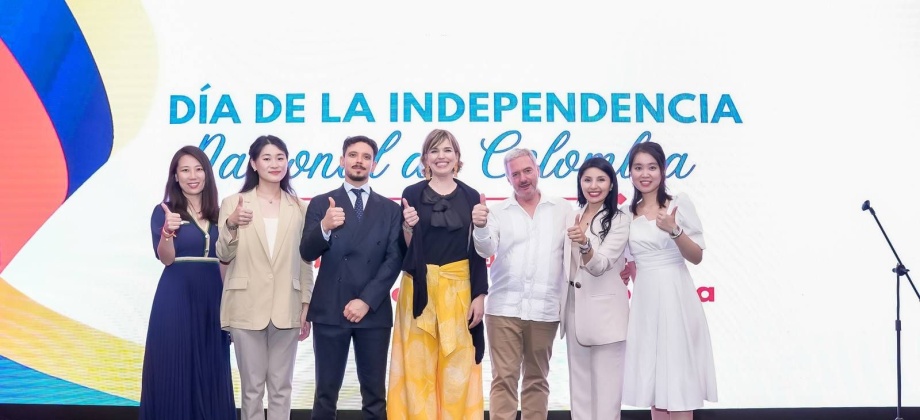 Embajador Sergio Cabrera participó en la celebración del Día de la Independencia Nacional en el Consulado de Colombia en Shanghái