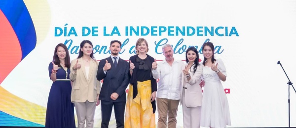 Embajador Sergio Cabrera participó en la celebración del Día de la Independencia Nacional en el Consulado de Colombia en Shanghái